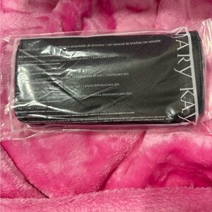 Mary Kay Elegant Black Brush Set